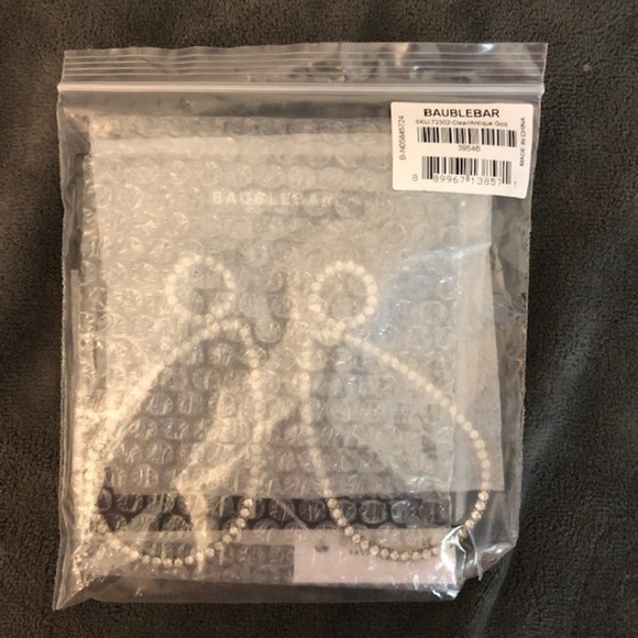 NEW BaubleBar Genevieve Hoop Earrings - Picture 2 of 3